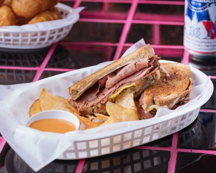 Evies Bar and Diner-2